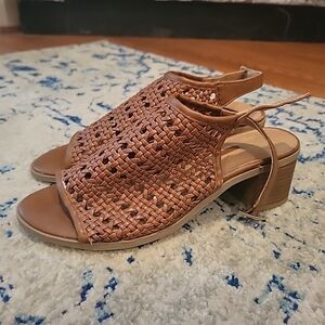 New Directions Lakeisha Weaved Open Toe Sandals Women's Size 7.5